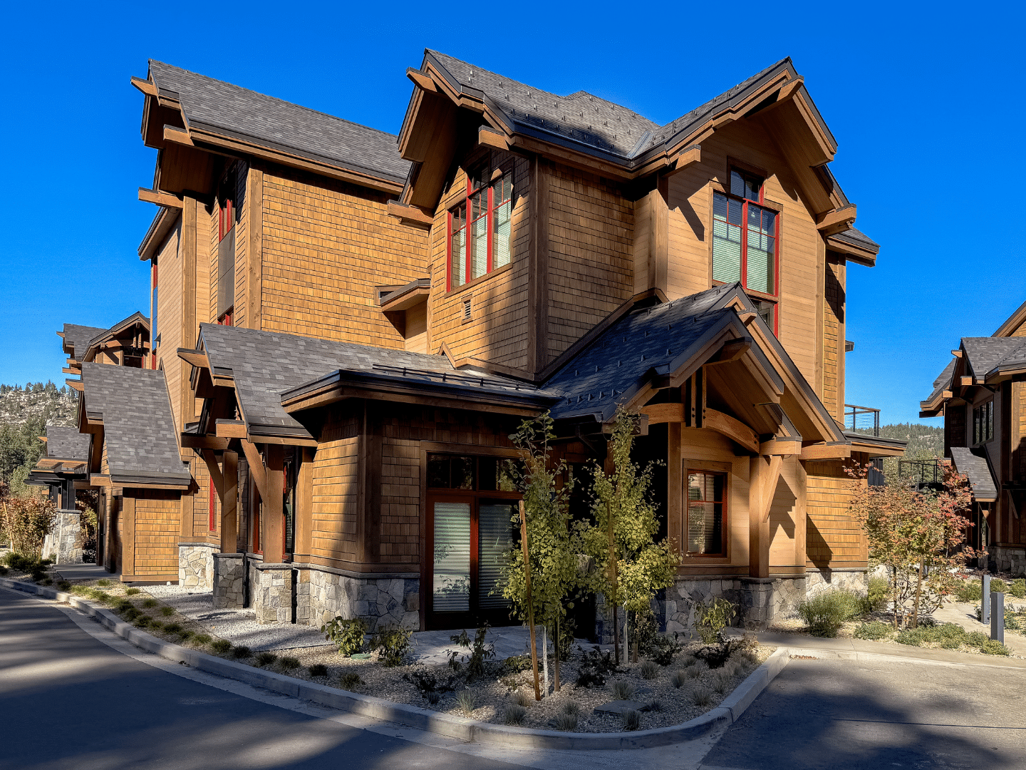 Cedar-clad mountain residence using Shakertown products